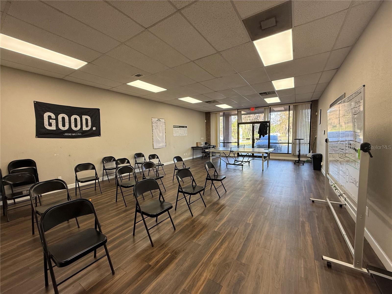 COURTNEY PLAZA - Commercial Lease