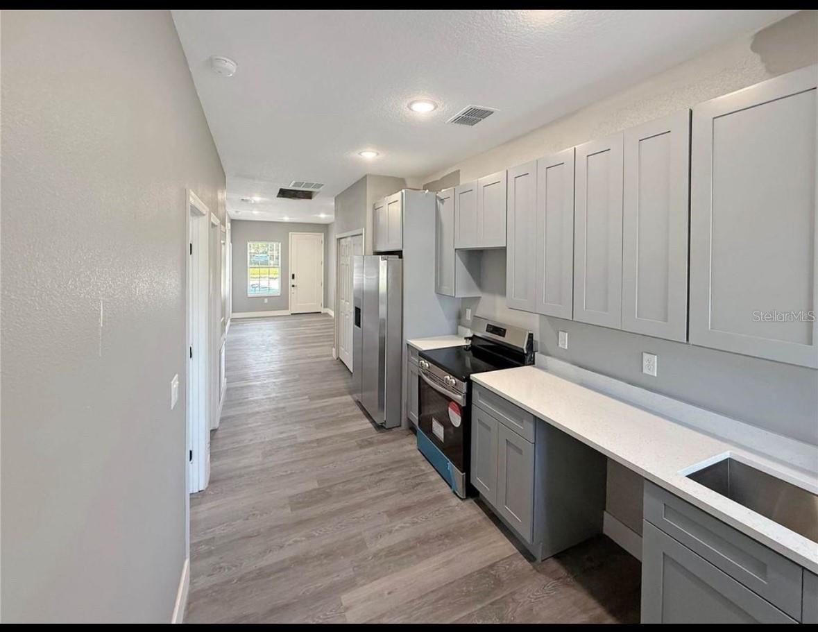 ROOSEVELT MANOR - Residential