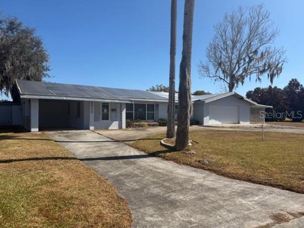Photo of 1508 Orange Avenue, Tavares, FL 32778 (MLS # O6392573)