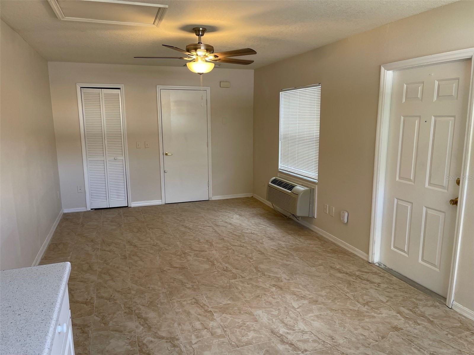 ISLAND CLUB WEST PH 02 - Residential Lease