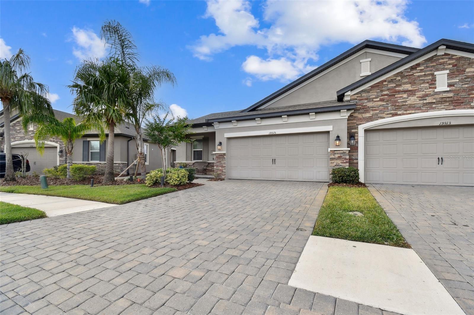 19315 HAWK VALLEY DRIVE