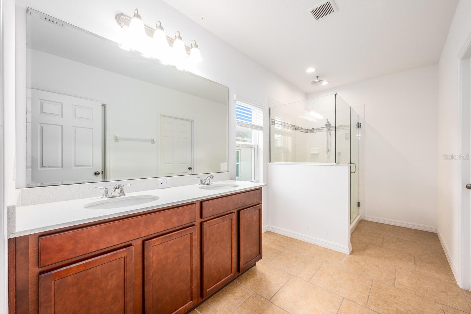 GROVELAND PRESERVE AT SUNRISE PH 01 - Residential