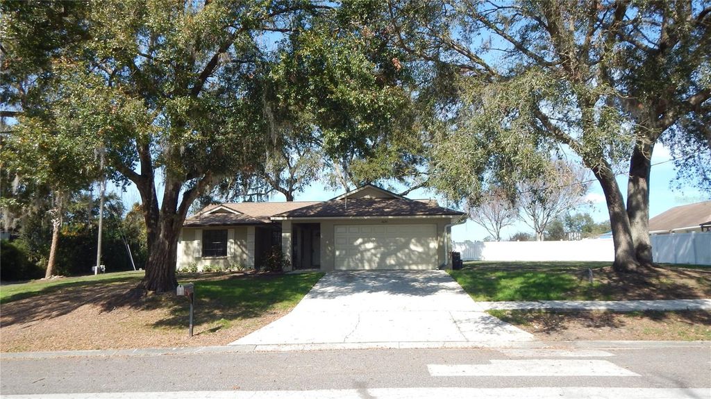 Photo of 36150 Pine Bluff Loop, Dade City, FL 33525 (MLS # TB8335645)