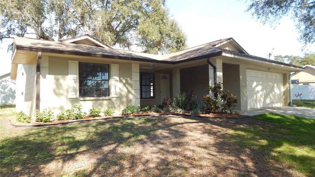 Photo of 36150 Pine Bluff Loop, Dade City, FL 33525 (MLS # TB8335645)