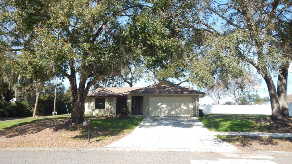 Photo of 36150 Pine Bluff Loop, Dade City, FL 33525 (MLS # TB8335645)