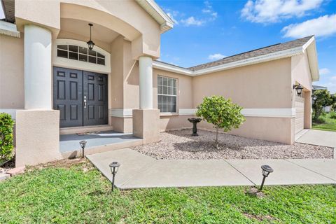 A home in LAKELAND