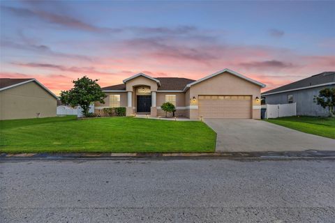 A home in LAKELAND