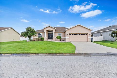 A home in LAKELAND