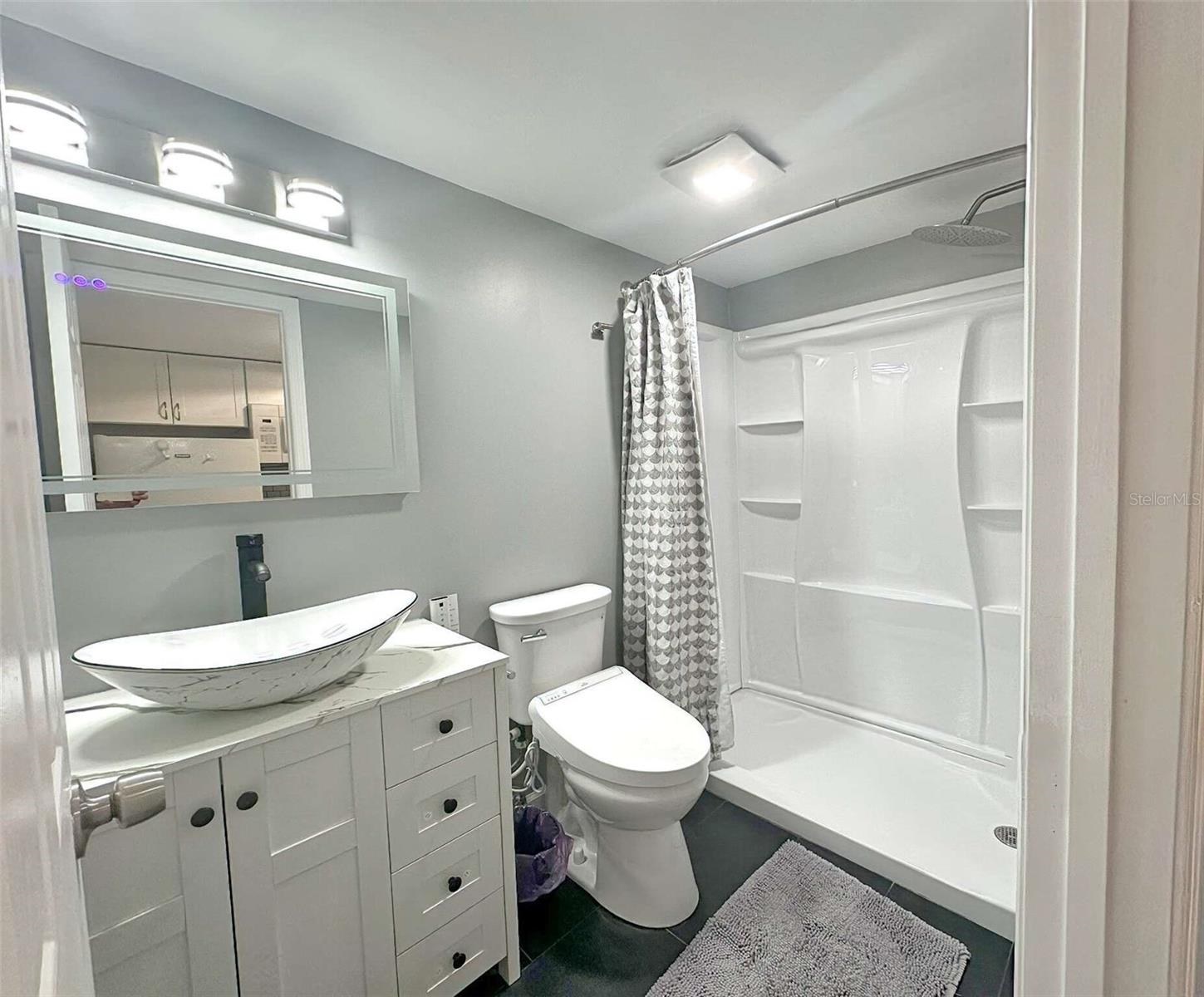 PARADISE LAKES CONDO - Residential Lease