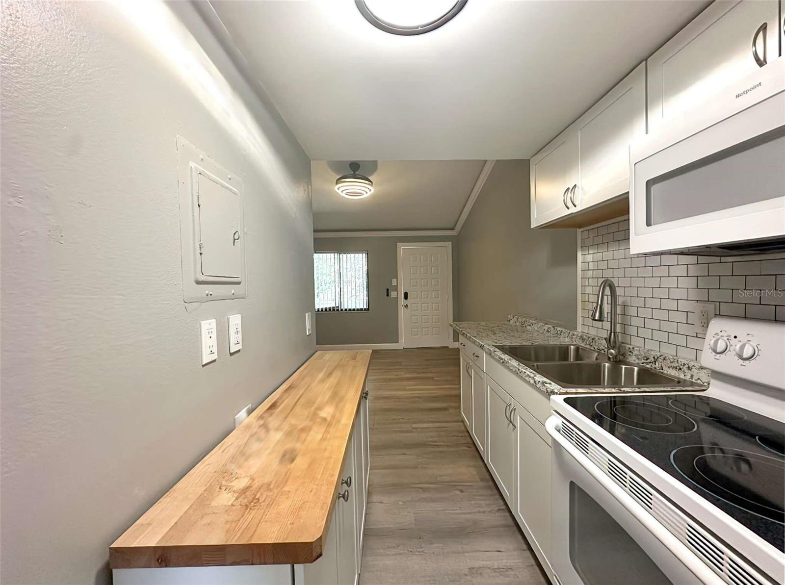 PARADISE LAKES CONDO - Residential Lease