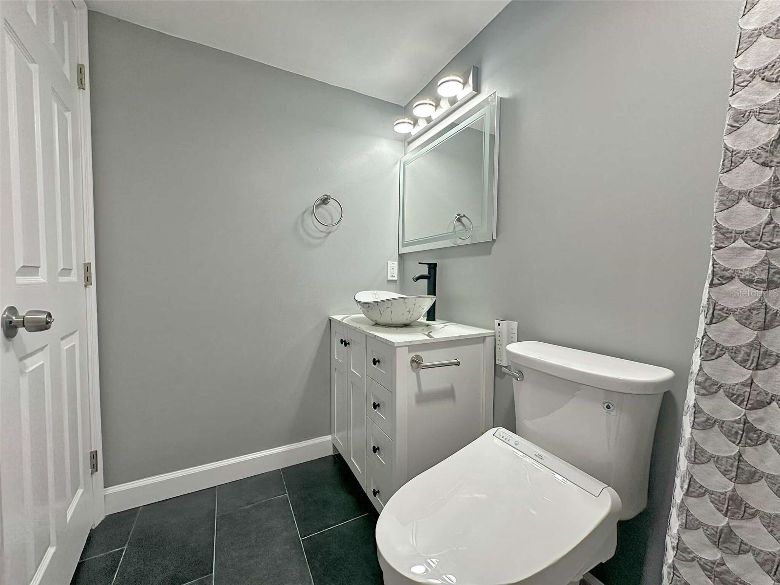 PARADISE LAKES CONDO - Residential Lease