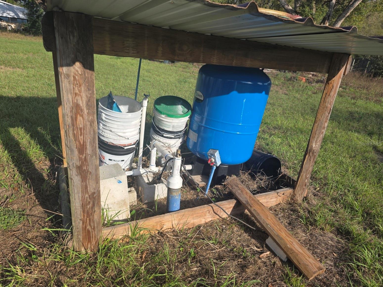 UNREC PORTIONS SE 01/4 NW 01/4 & NW 01/4 - Residential