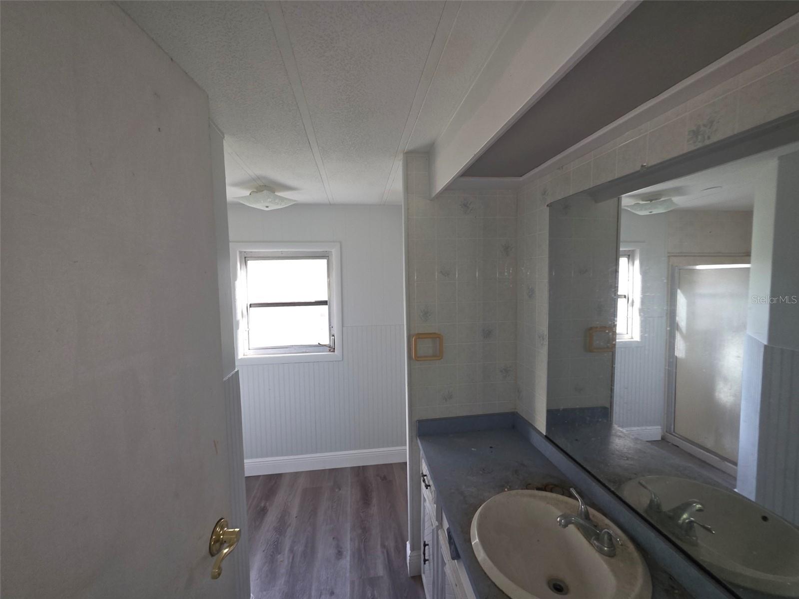 UNREC PORTIONS SE 01/4 NW 01/4 & NW 01/4 - Residential