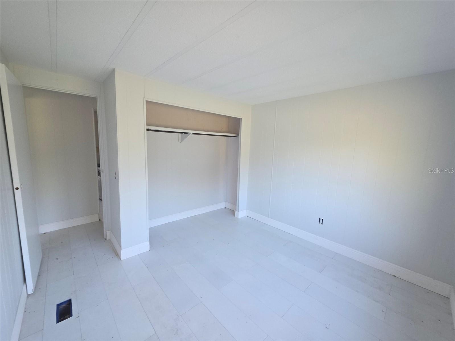 UNREC PORTIONS SE 01/4 NW 01/4 & NW 01/4 - Residential