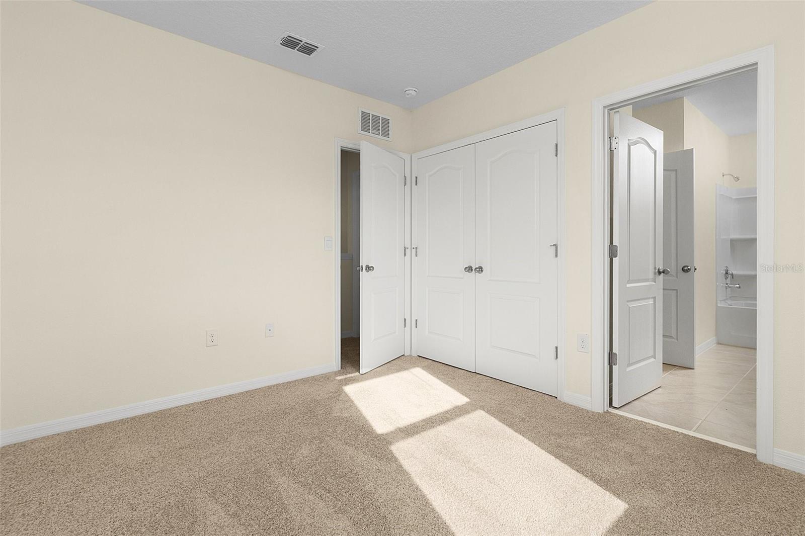 THOMPSON GROVE - Residential