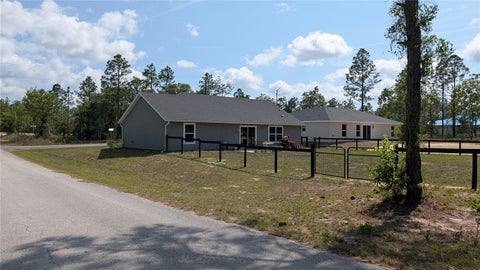 Tiny photo for 32 NW Hemlock Avenue, Dunnellon, FL 34431 (MLS # OM724391)