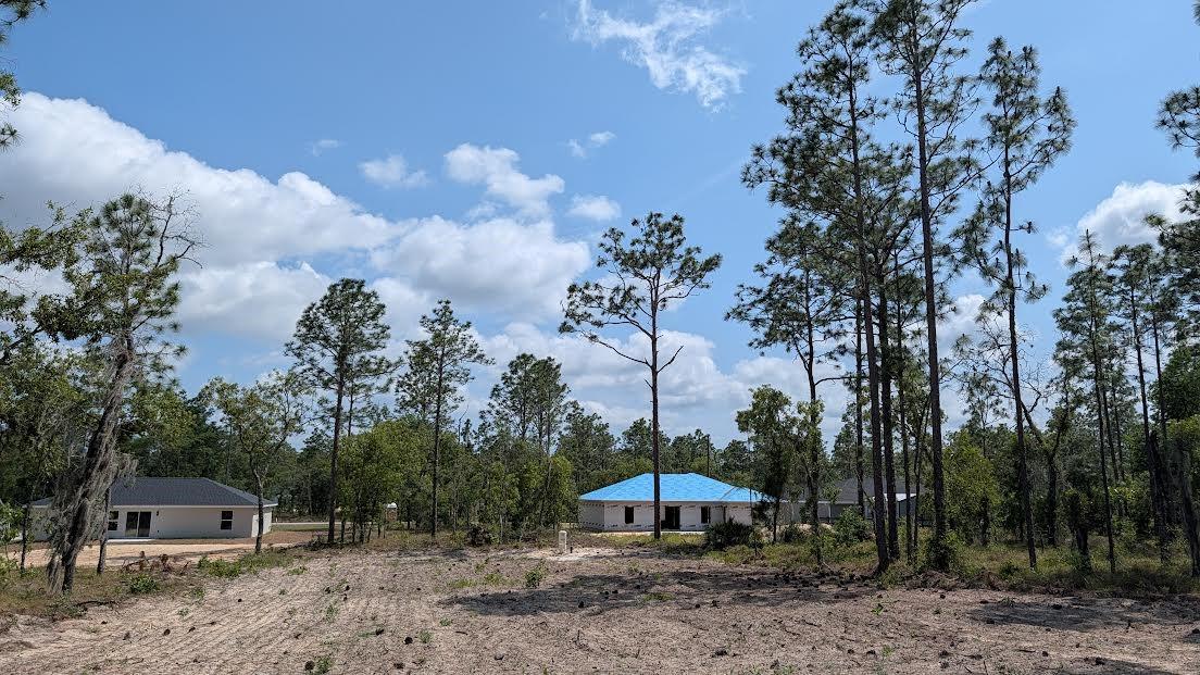 RAINBOW LAKES ESTATE - Land