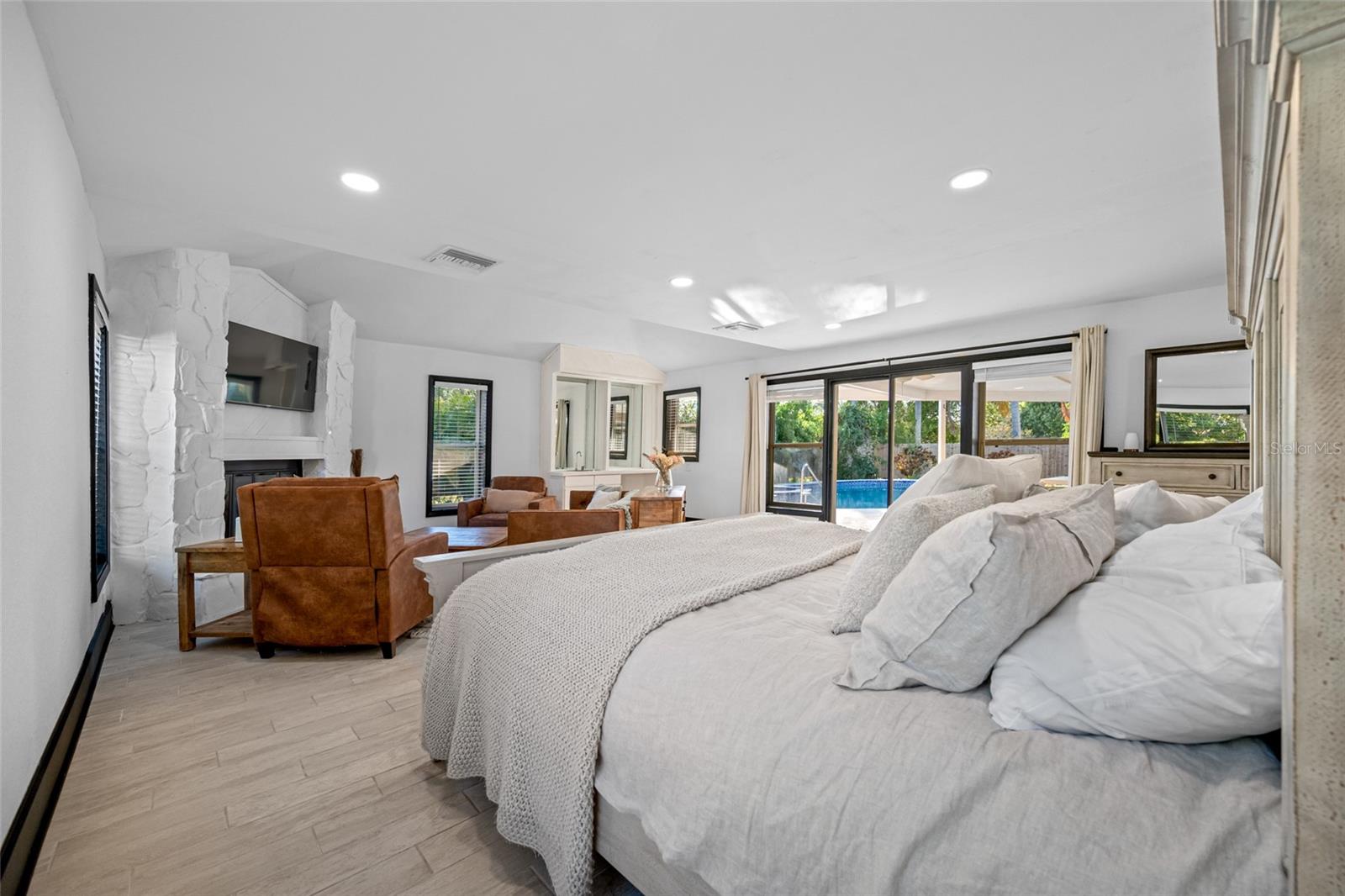 CLEARWATER MANOR - Residential