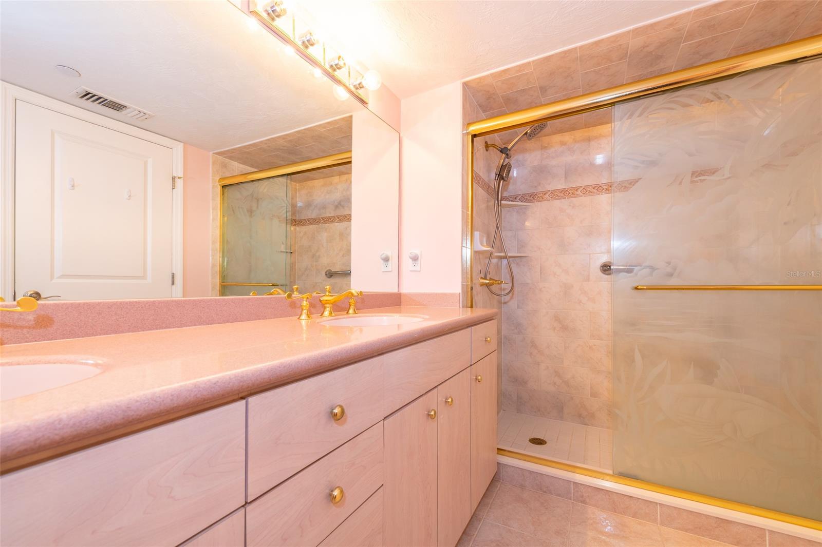 Diamond Head Point Condo - Residential