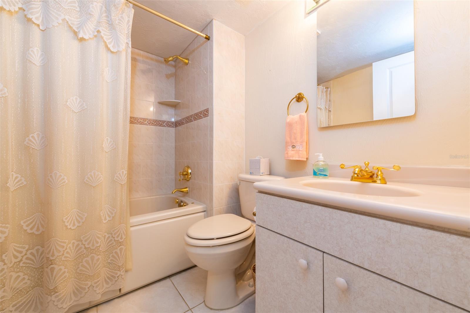 Diamond Head Point Condo - Residential