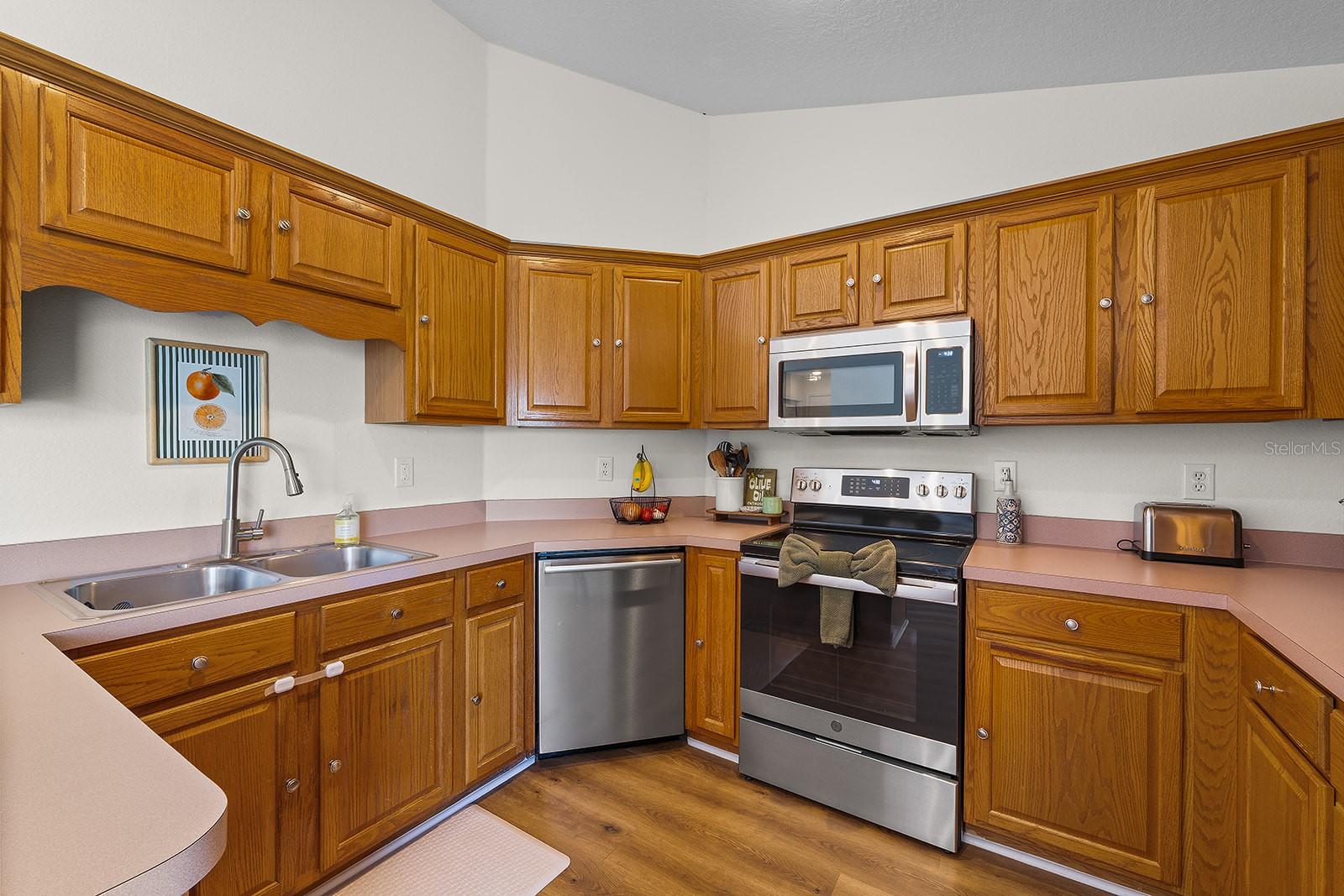 ROLLING HILLS SUB - Residential