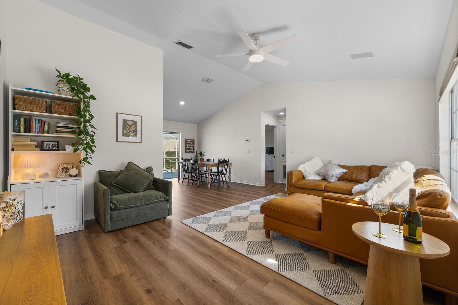 ROLLING HILLS SUB - Residential