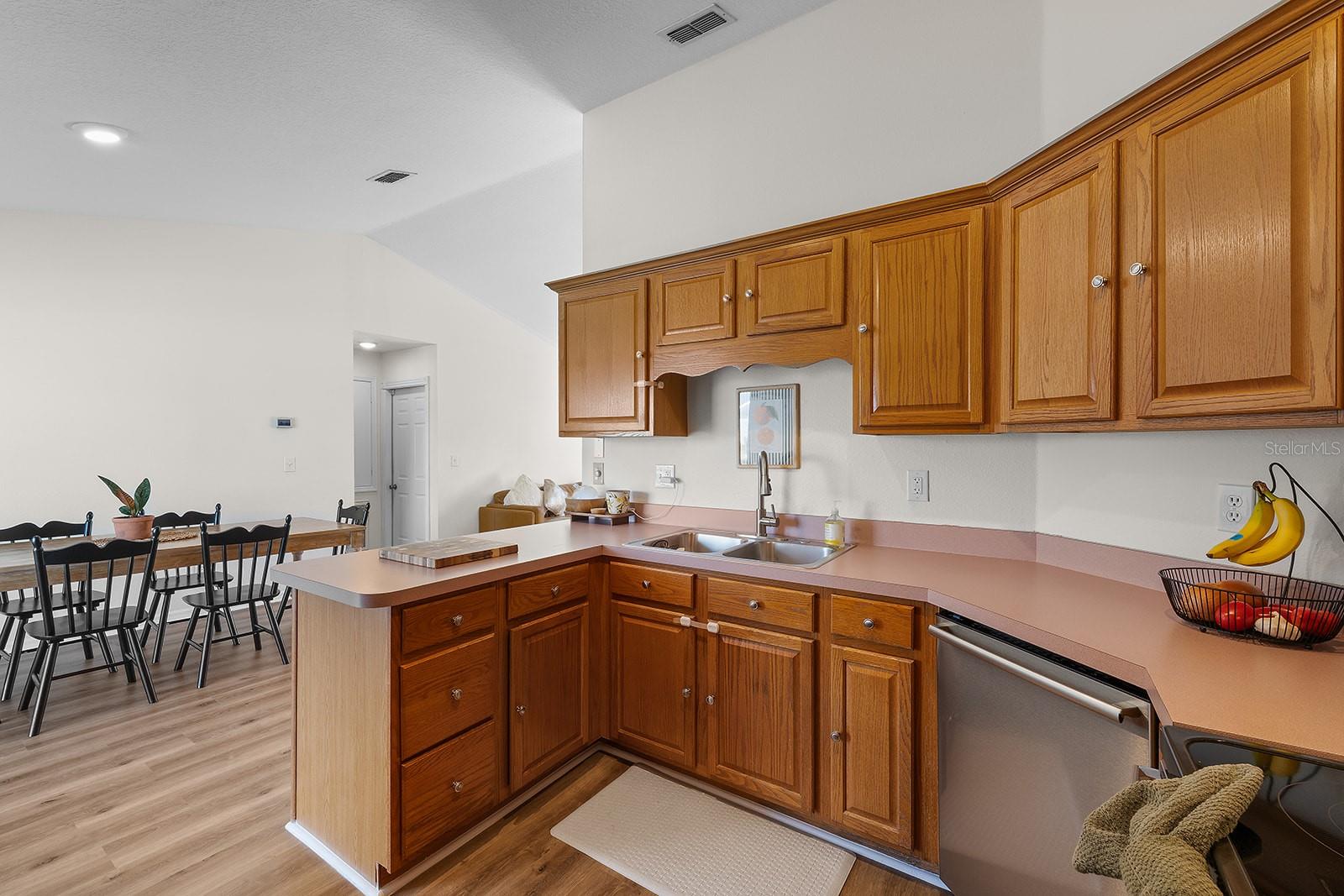 ROLLING HILLS SUB - Residential