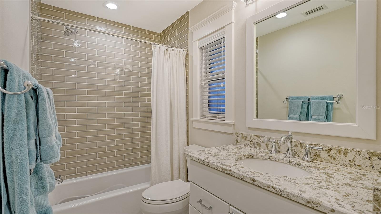 COUNTRY CLUB SHORES SEC 02 - Residential