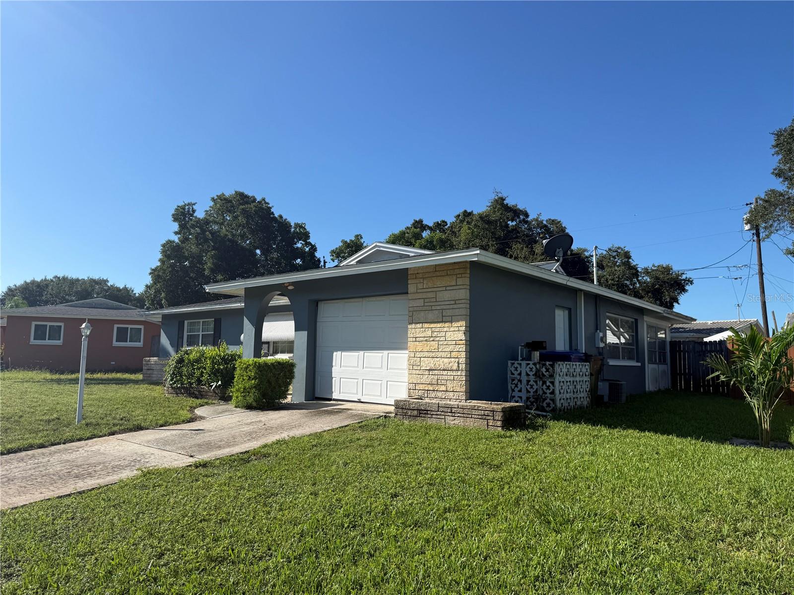 568 HILLCREST DRIVE