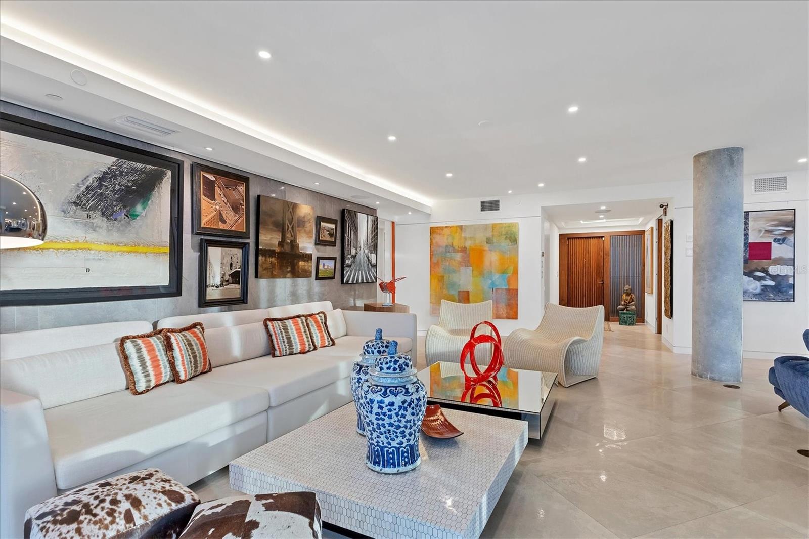 BAY PLAZA - Residential