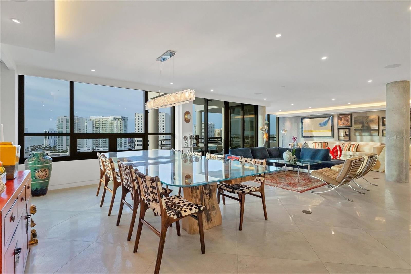 BAY PLAZA - Residential