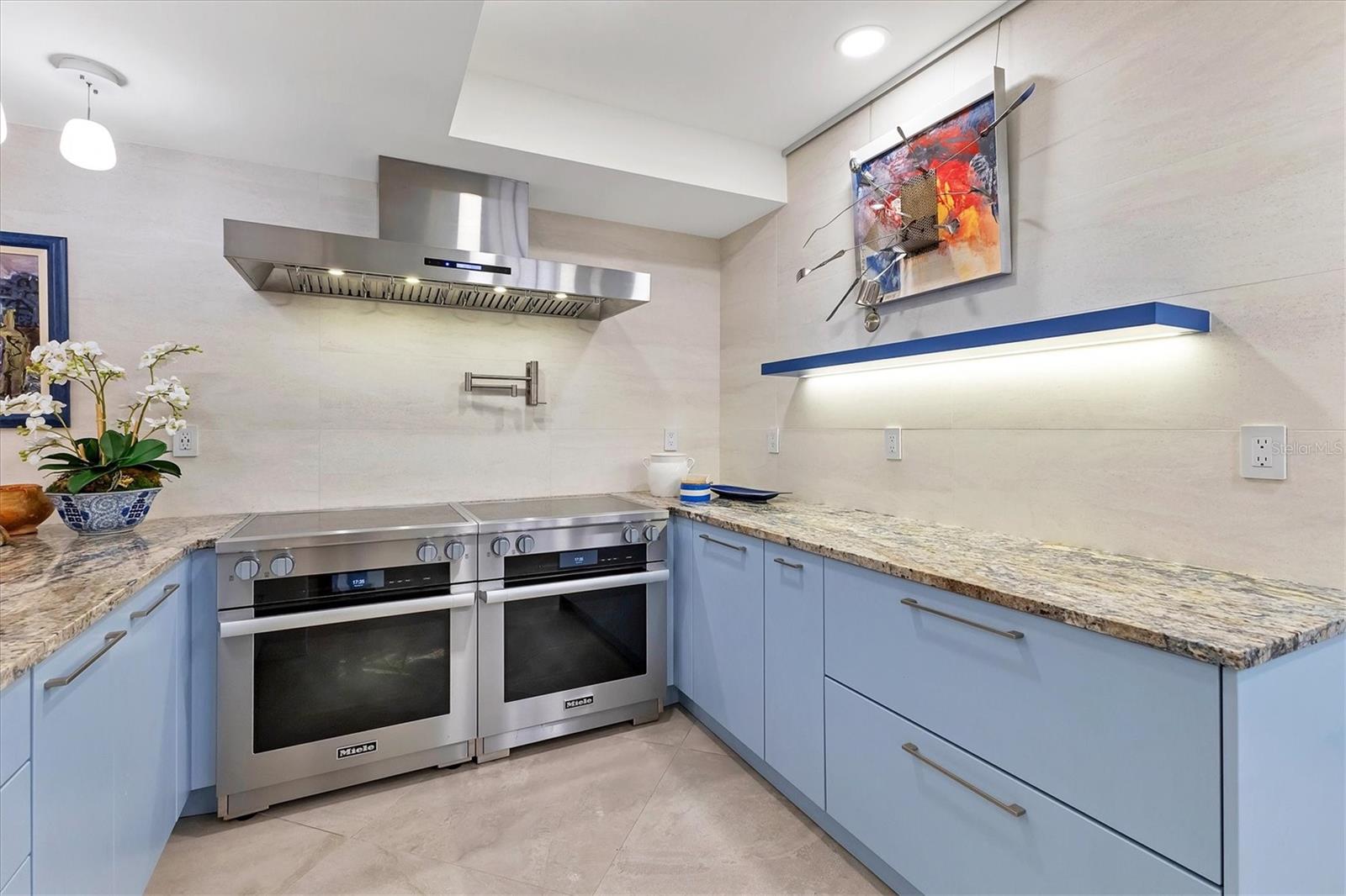 BAY PLAZA - Residential