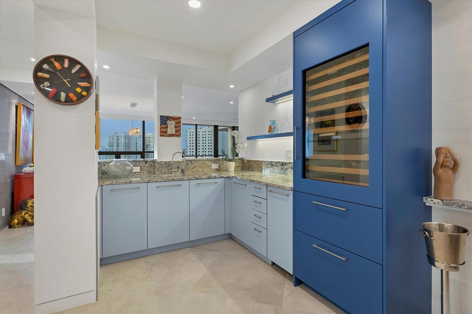 BAY PLAZA - Residential