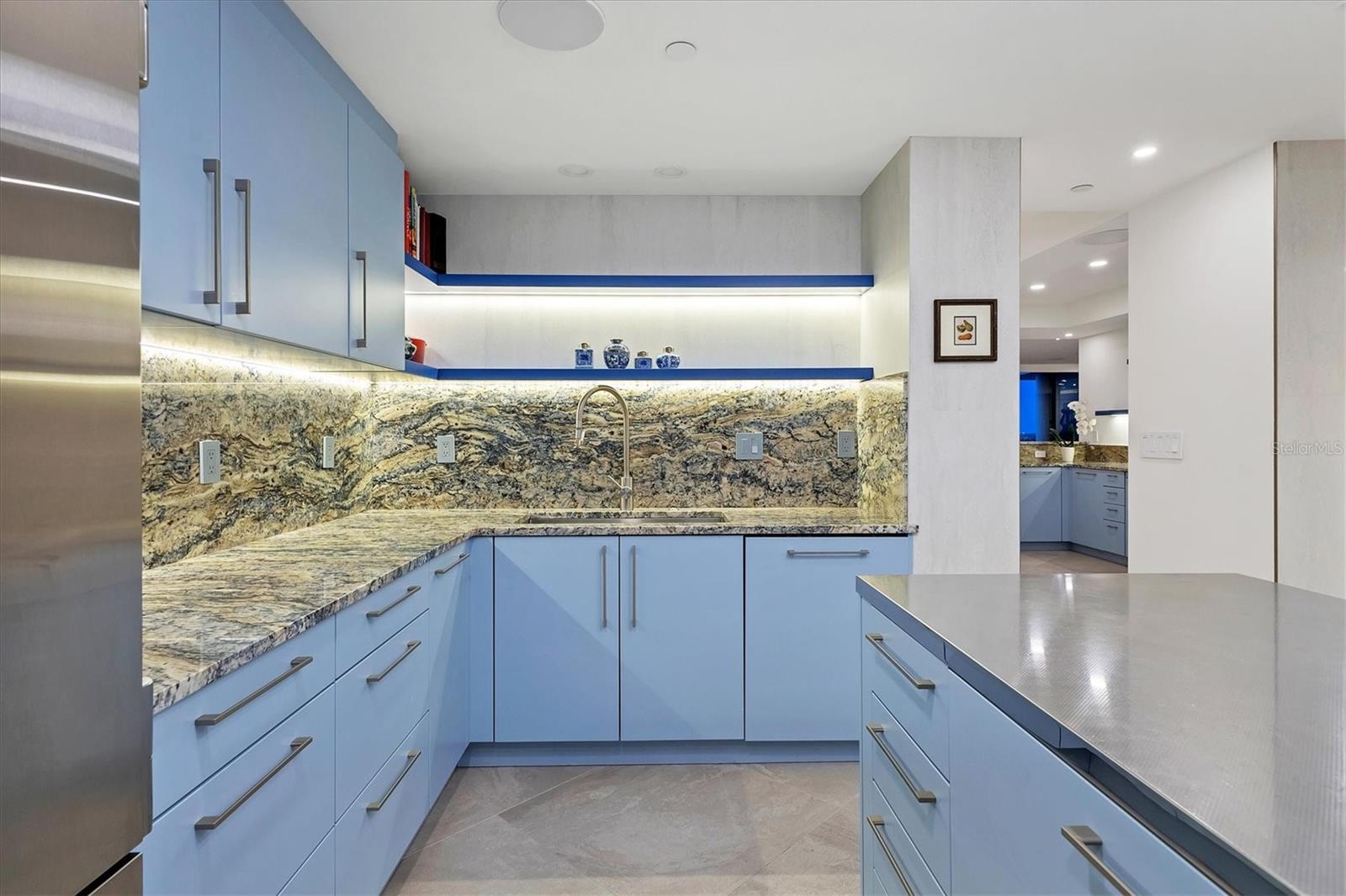 BAY PLAZA - Residential