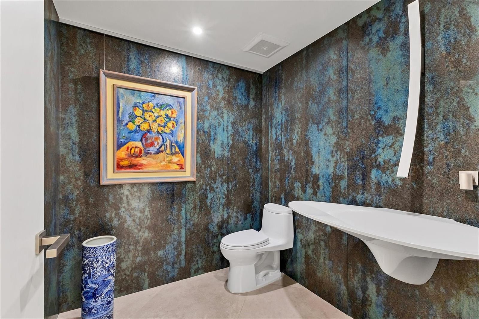 BAY PLAZA - Residential