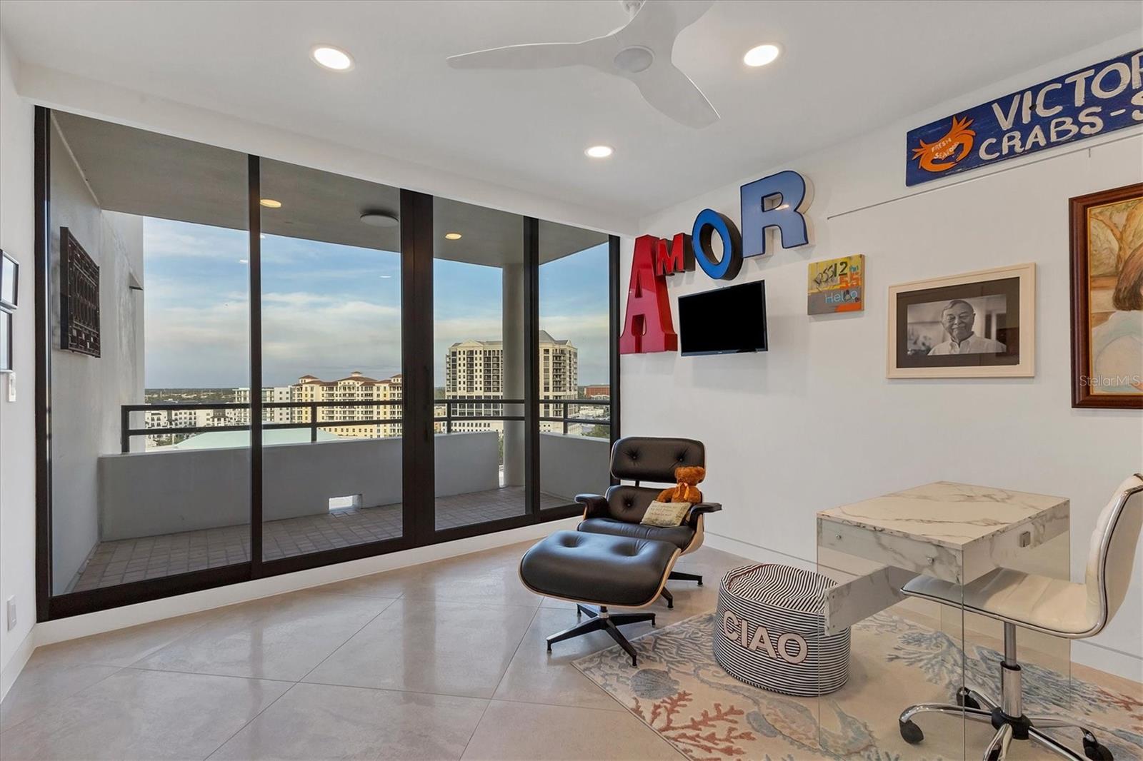 BAY PLAZA - Residential