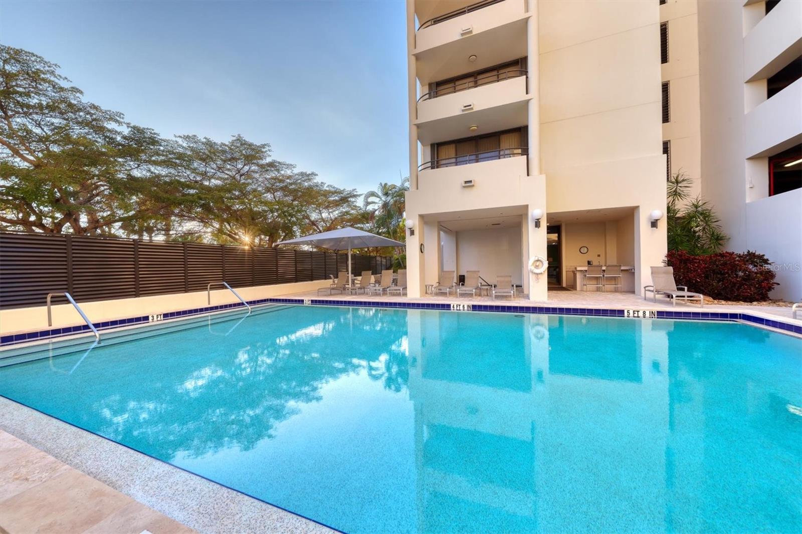 BAY PLAZA - Residential