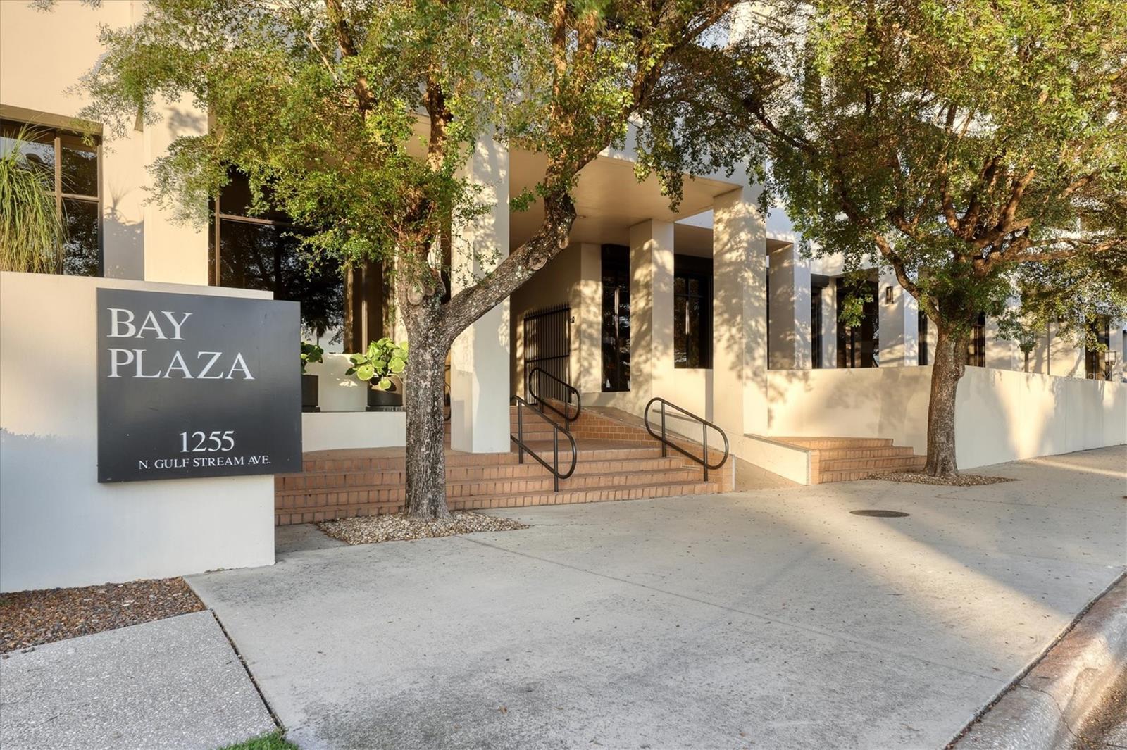 BAY PLAZA - Residential