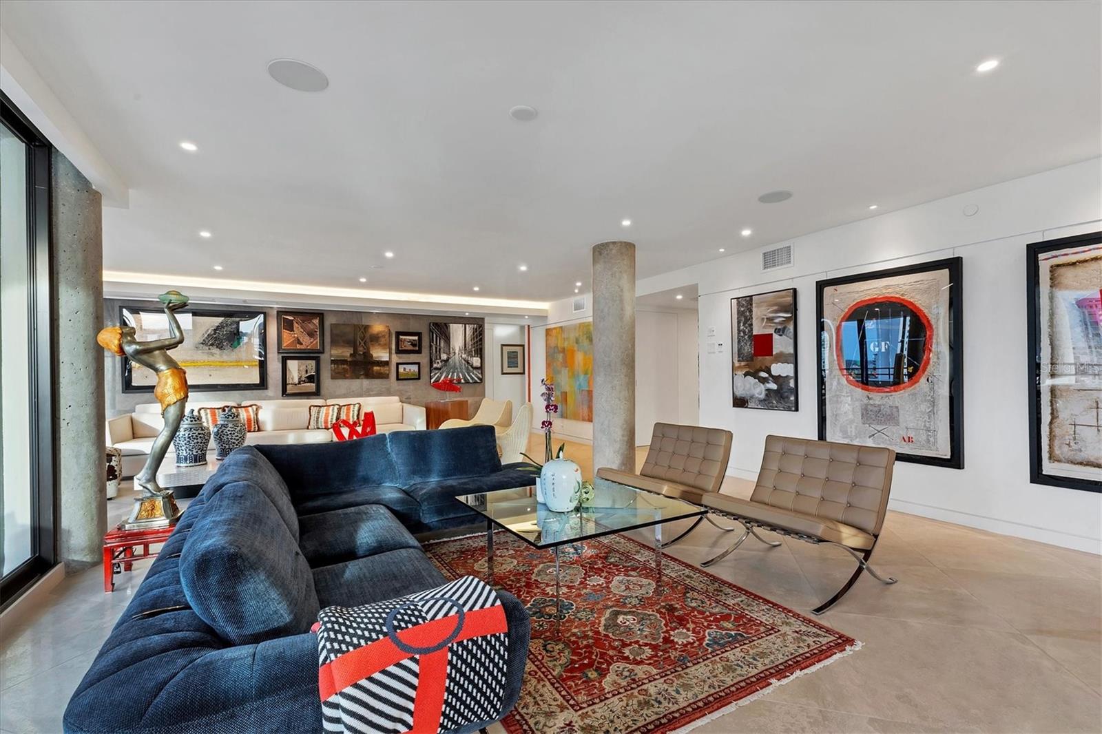 BAY PLAZA - Residential