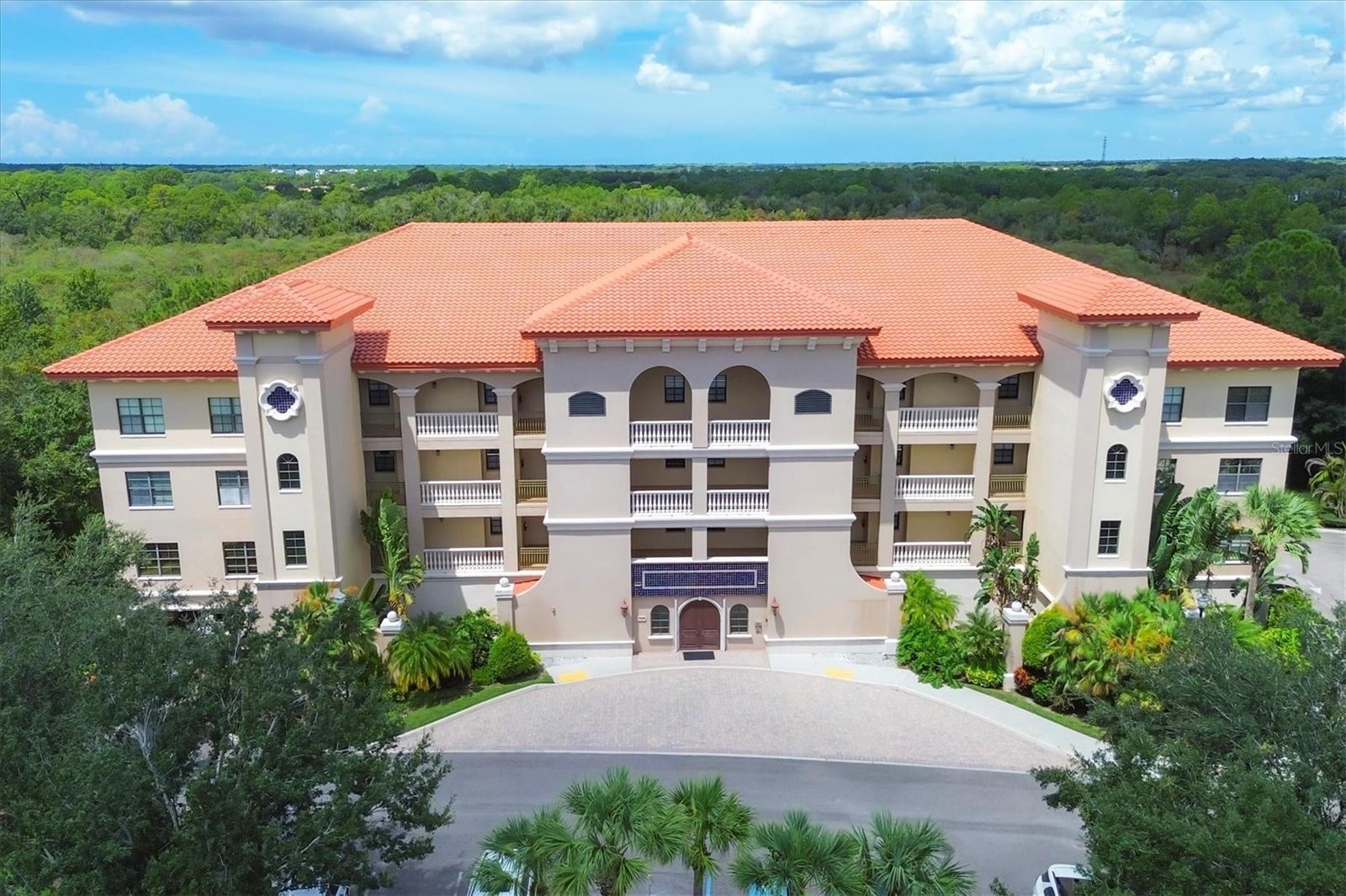 View LAKEWOOD RANCH, FL 34202 condo