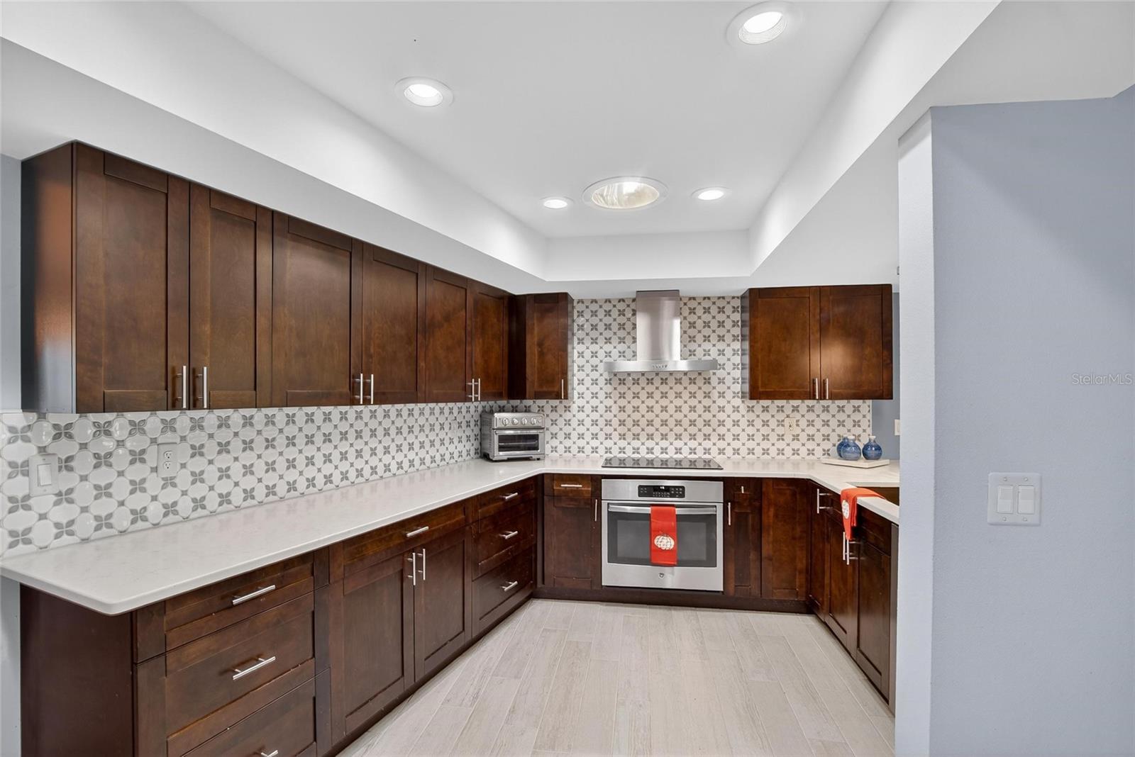 LAKEVIEW VILLAGE SEC D UNI - Residential