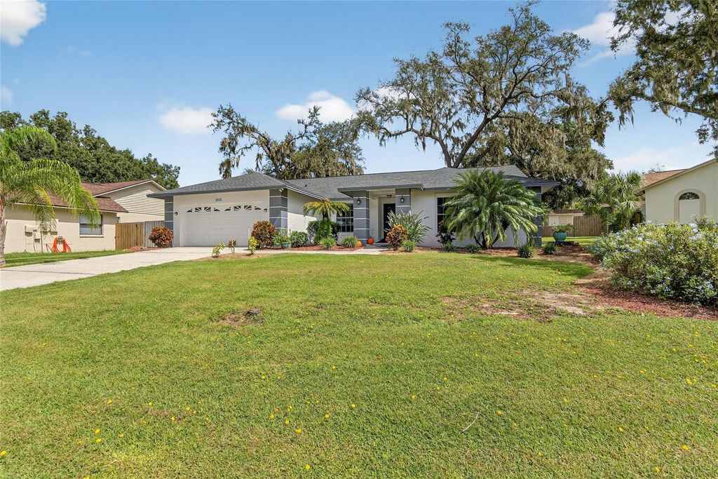 Photo of 1805 Tawnee Place, Brandon, FL 33510 (MLS # TB8433851)