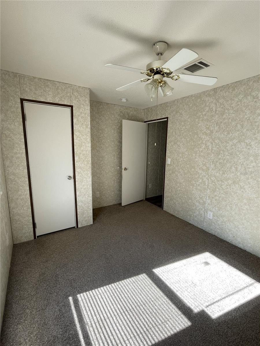 LAKE TROPICANA RANCHETTES - Residential