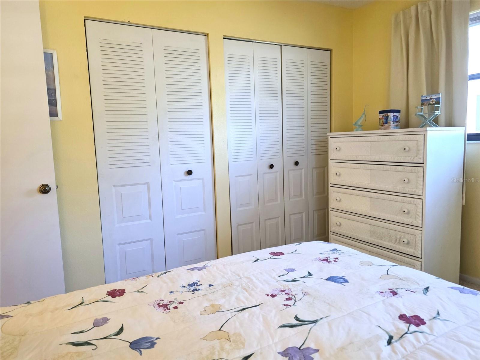 PINE HOLLOW - Residential