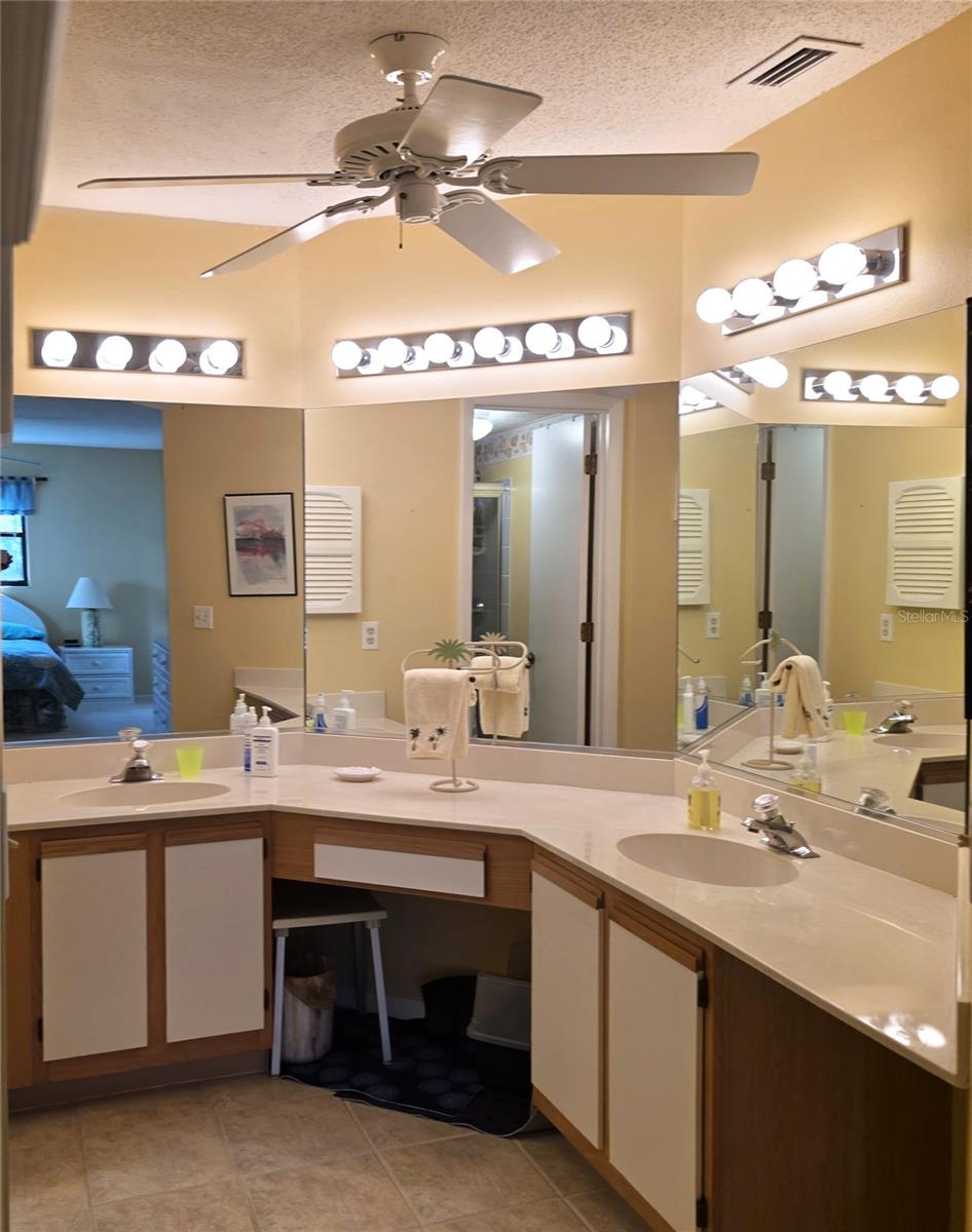 PINE HOLLOW - Residential