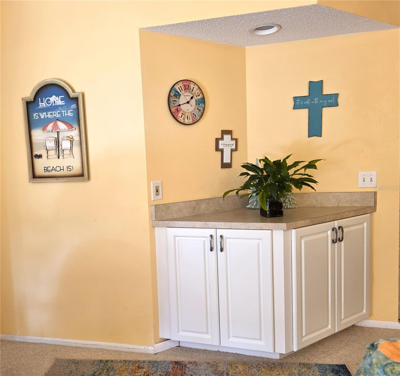 PINE HOLLOW - Residential