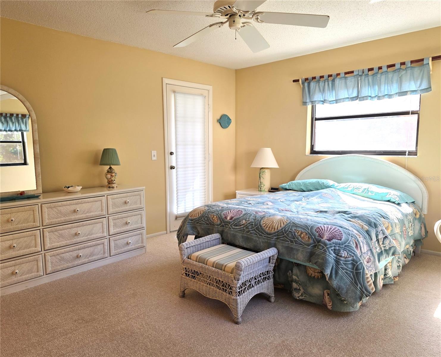 PINE HOLLOW - Residential