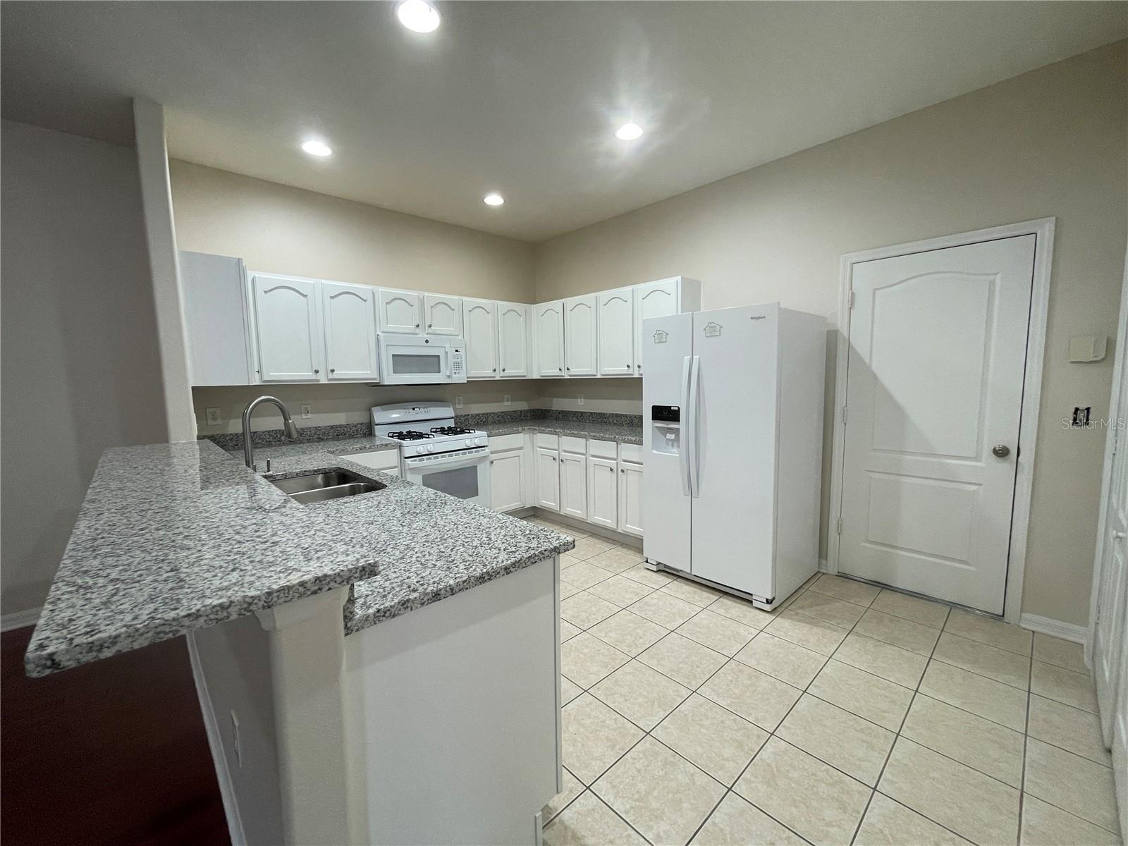 MEADOW POINTE 03 PRCL PP & QQ - Residential Lease