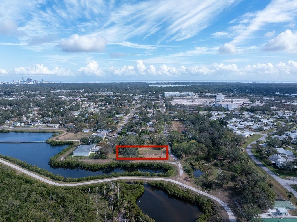 Photo of 3927 30th Avenue S, St Petersburg, FL 33711 (MLS # A4650262)