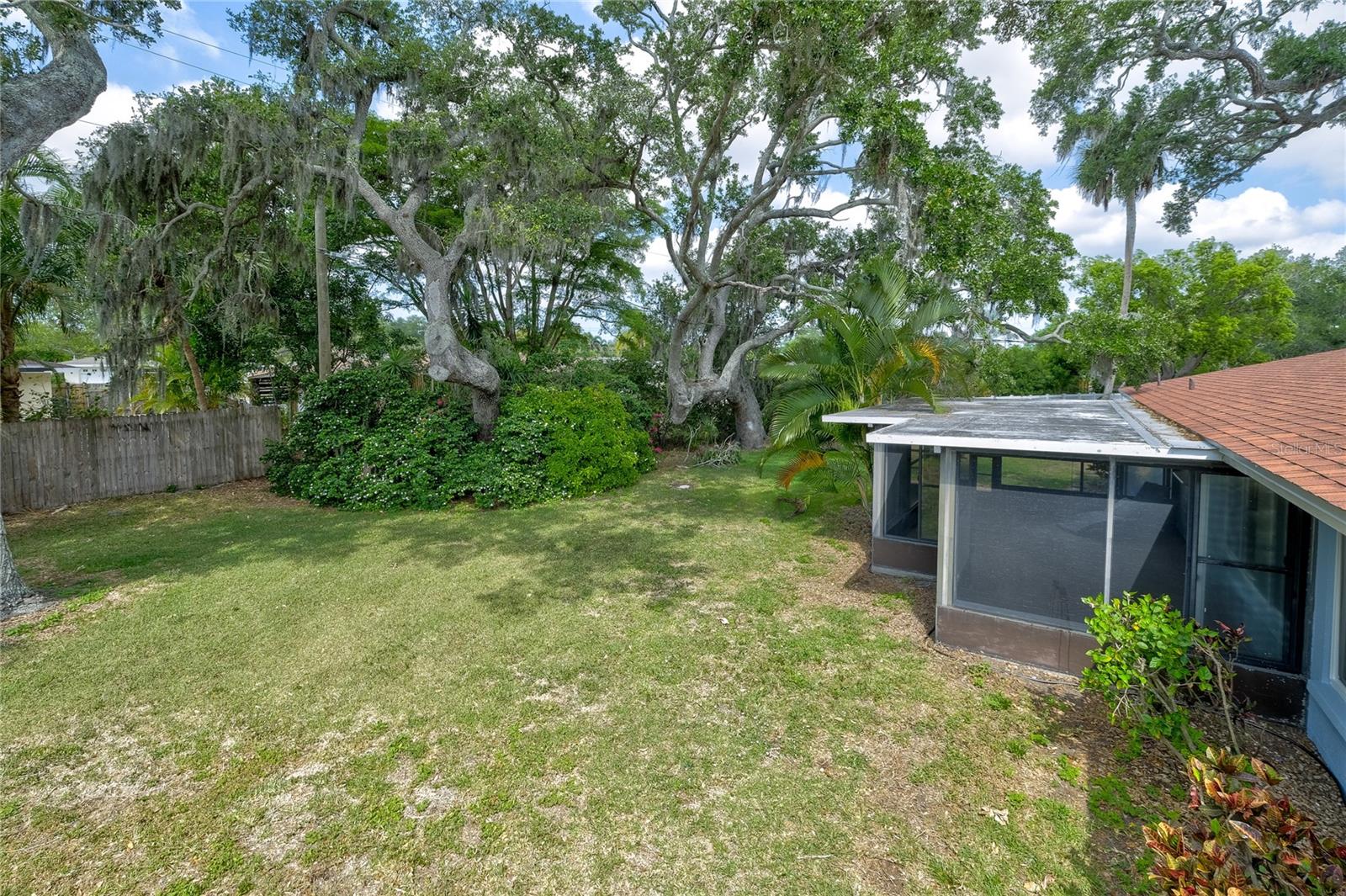 GULF GATE - Residential Lease